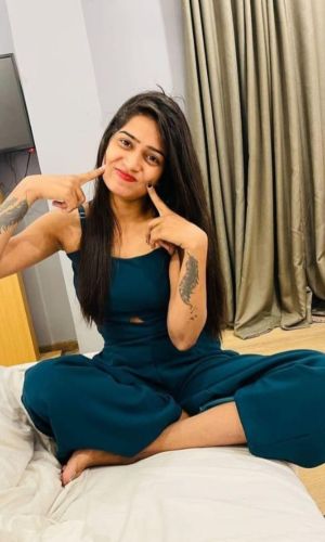 Come enjoy moments of great pleasure with Amethi college girl