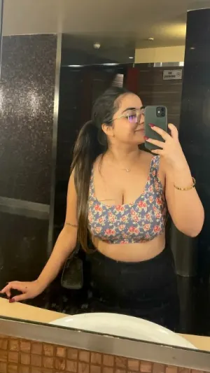 A hot seductress shemale escort girl looking to meet
