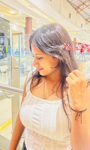 Enjoy a gorgeous brunette who loves to turn up the heat with massage sex.