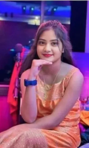 A stunning girl for the most amazing adventure.