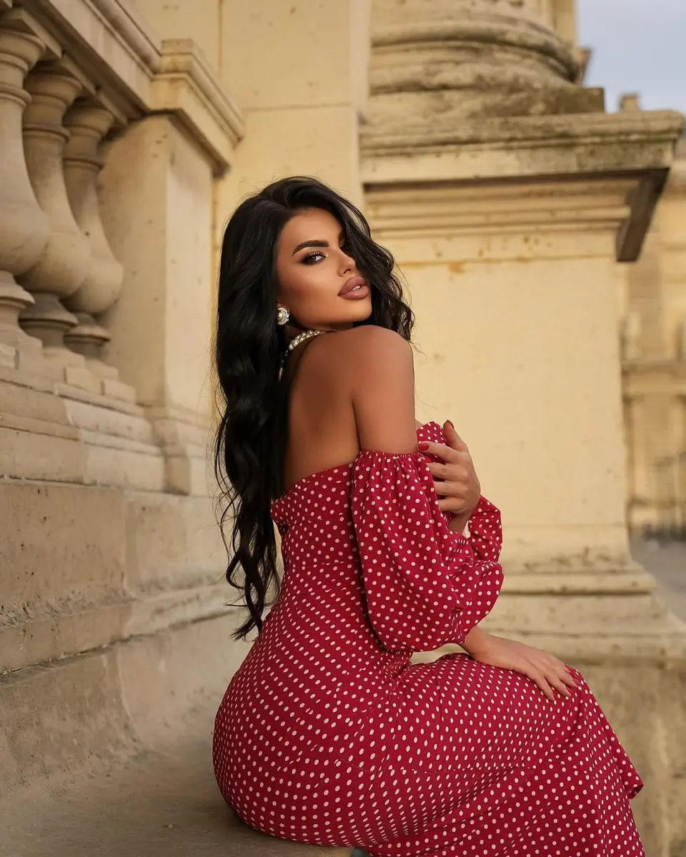 A hottie Russian escort girl, who is a high profile companion too.