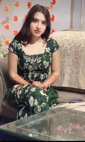 A massage escort girl with hand cash payment in Candolim Beach