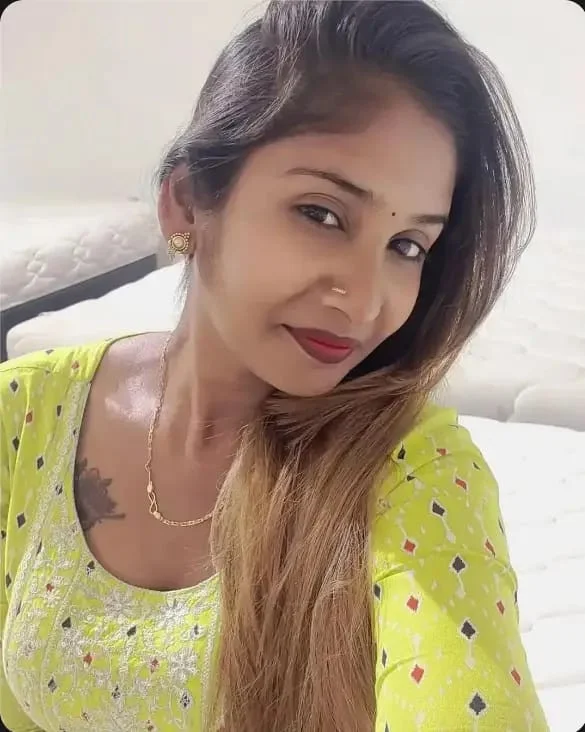 Housewife escort woman for you in Aizawl