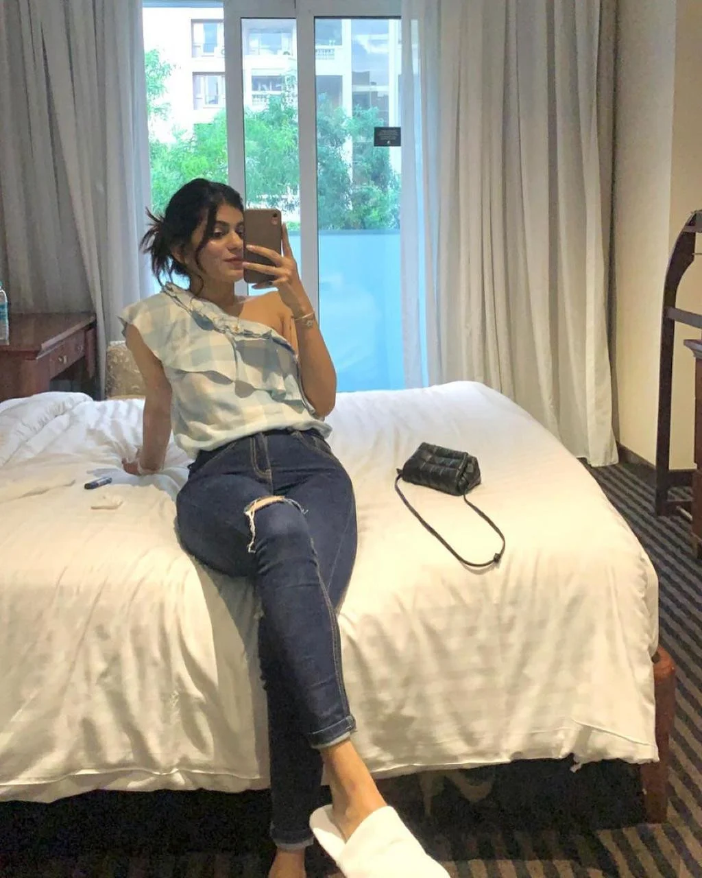 Real sex services or nude video call services 24 hr