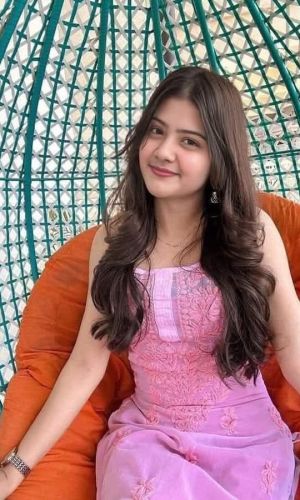 I am a mature beautiful escort girl in Dehradun