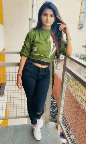 Best college escort girl for giving massage sex service in Kochi